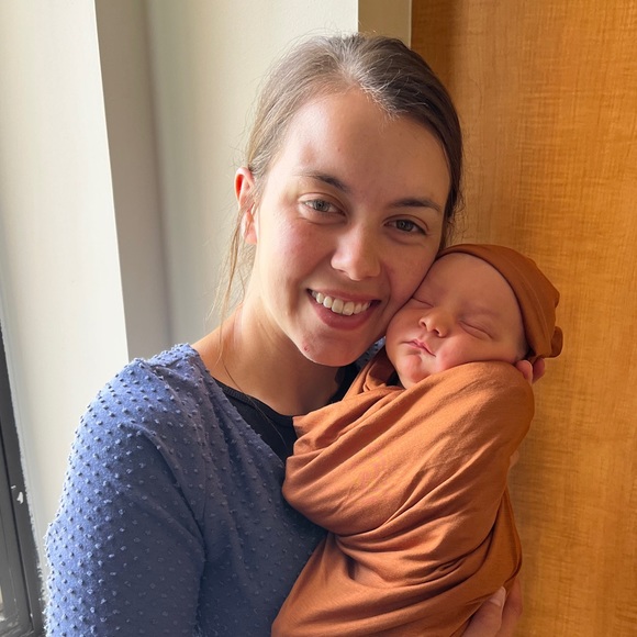 Hi! I’m Brooke🤍 - Picture 7 of 9